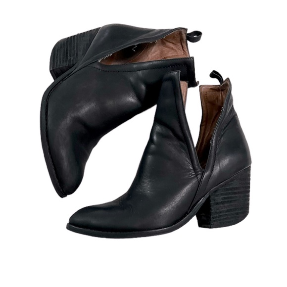 Jeffrey Campbell Oriley Cutout Leather Ankle Boots 7 - Picture 3 of 10